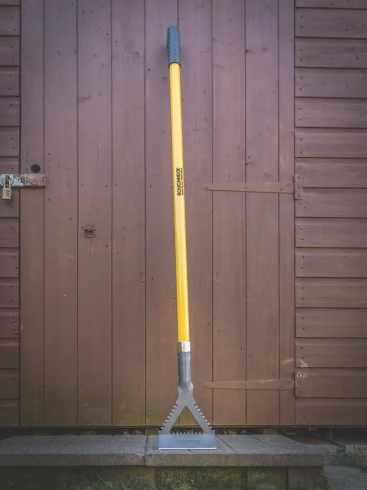 Roughneck Dutch Sharp-Edge Hoe - Image 4