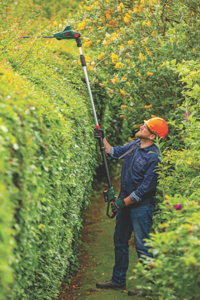 Bosch UniversalHedgePole 18 43cm 18V 1 X 2.5Ah Li-Ion Power For All Cordless Pole Hedge Trimmer - Image 3