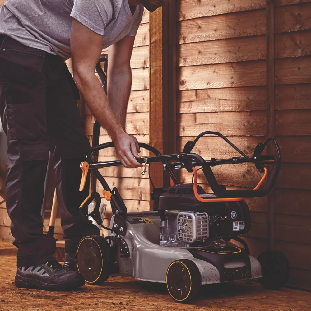 Titan TTLMP300SP40 41cm 125cc Self-Propelled Rotary Petrol Lawn Mower 5 Titan TTLMP300SP40 41cm 125cc Self-Propelled Rotary Petrol Lawn Mower - Image 5