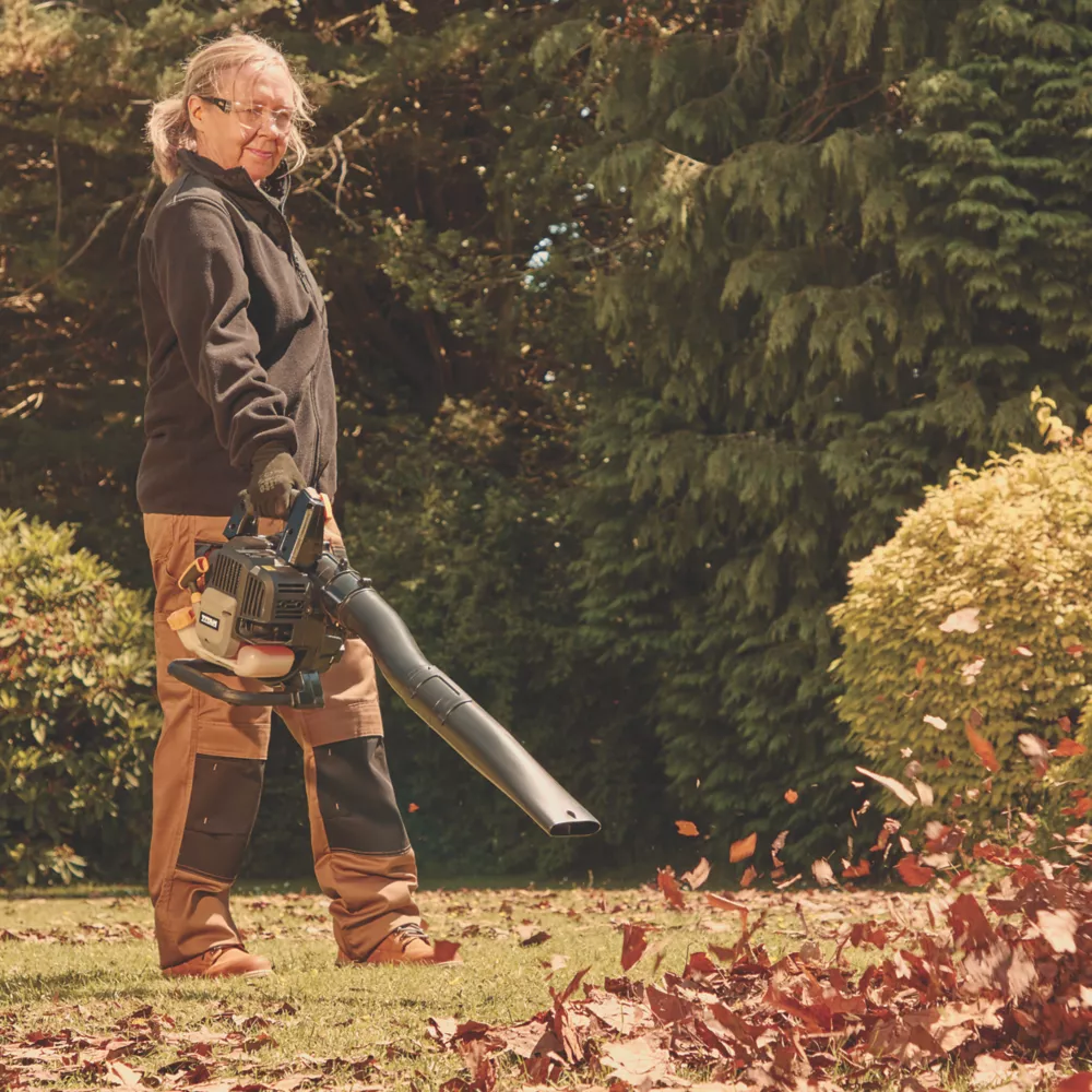 Titan TTBVP25-2 25.4cc 2-Stroke Blower Vac - Image 3