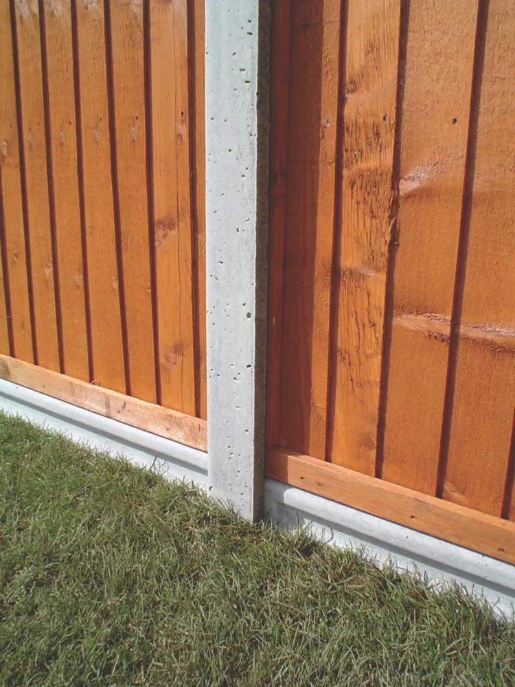 Forest Slotted Intermediate Fence Posts 106 X 84mm X 2.36m 6 Pack - Image 2