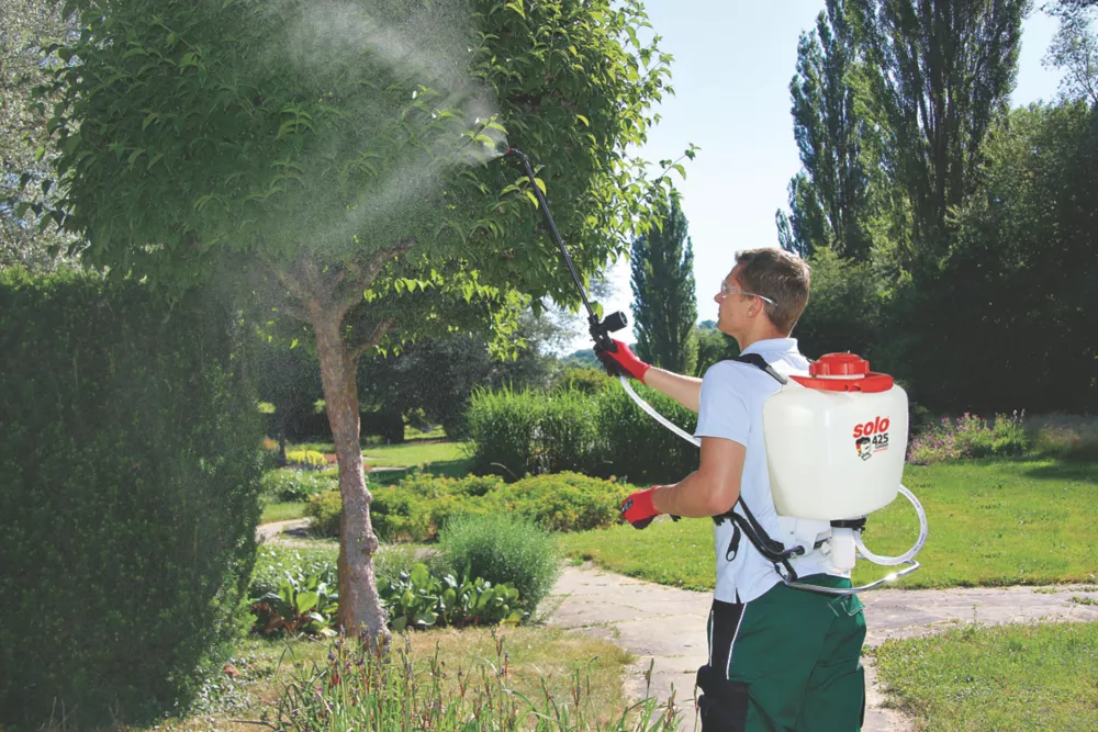 Solo SO425/P White Comfort Backpack Sprayer 15Ltr 2 Solo SO425/P White Comfort Backpack Sprayer 15Ltr - Image 2