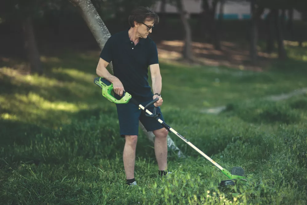 Greenworks GWG40LTK2 GWG40LTK2 40V 1 X 2.0Ah Li-Ion Cordless Line Trimmer - Image 3