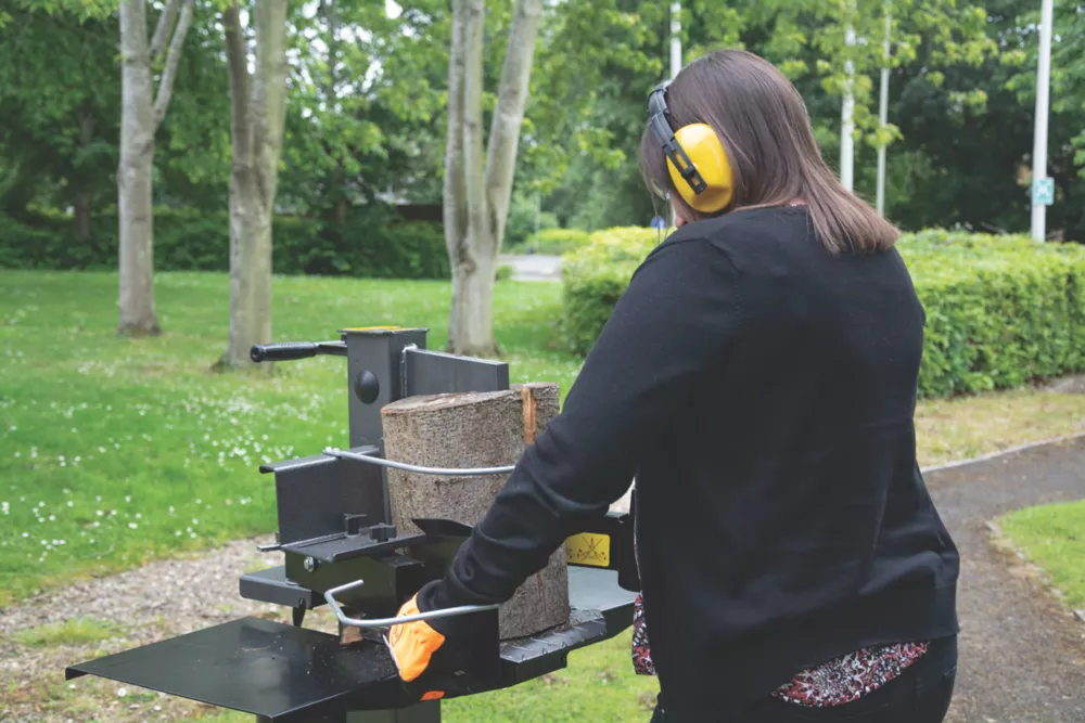 The Handy THLSV7 Corded 55cm Vertical Log Splitter 3kW 8 The Handy THLSV7 Corded 55cm Vertical Log Splitter 3kW - Image 8